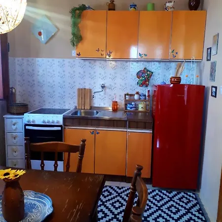 Grandpa's House Слатине